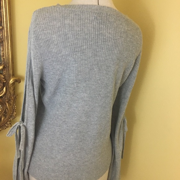 Gray sweater bundle - Picture 4 of 7